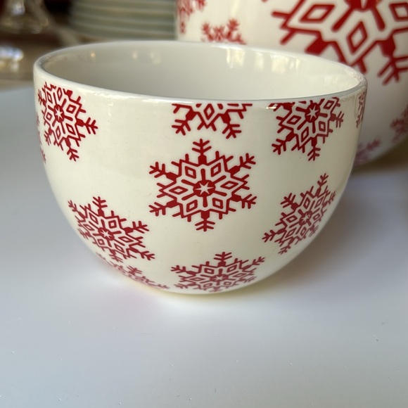 Vintage Set of CRATE & BARREL  Christmas Nesting Bowls - Picture 4 of 7